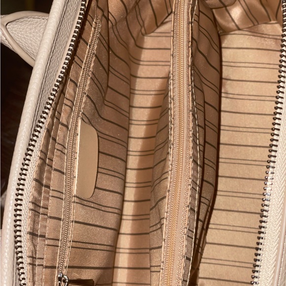 99% new handbag shoulder bag - Picture 6 of 10